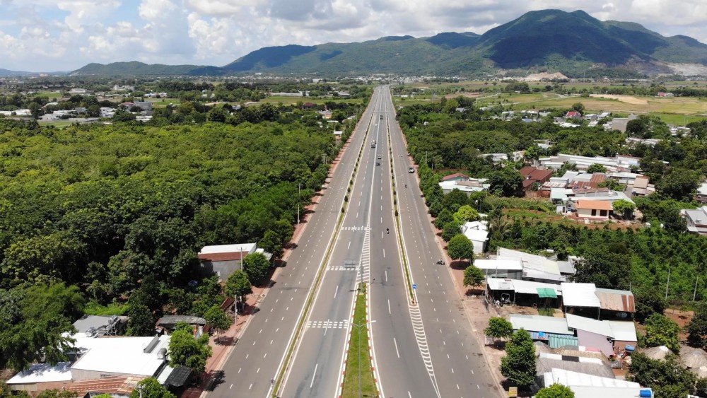 Đầu tư 2.293 tỷ đồng hoàn thiện đường Hồ Chí Minh, đoạn Chơn Thành - Đức Hòa